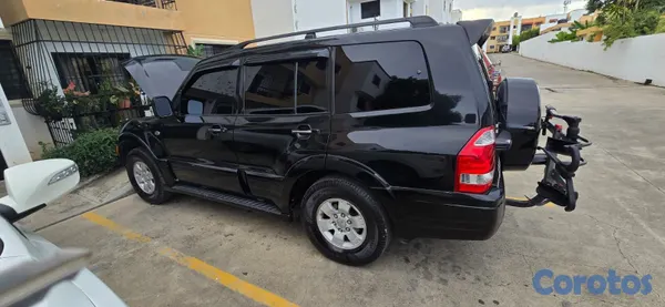 2004 Mitsubishi Montero — foto 3 / 5