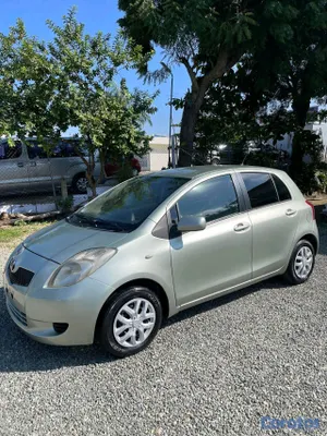 2007 Toyota Vitz — foto 2 / 3