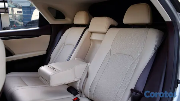 2020 Lexus Rx — foto 2 / 11