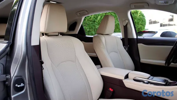 2020 Lexus Rx — foto 4 / 11