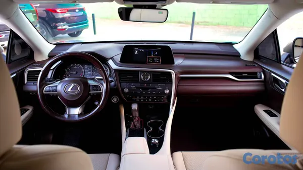 2020 Lexus Rx — foto 6 / 11