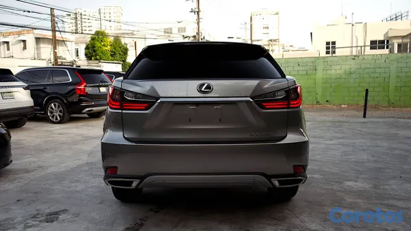 2020 Lexus Rx — foto 8 / 11