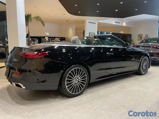 2026 Mercedes-Benz Clase CLE 300 4Matic Cabriolet — foto 4 / 10