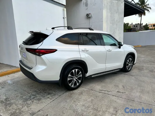 2021 Toyota Highlander — foto 3 / 11