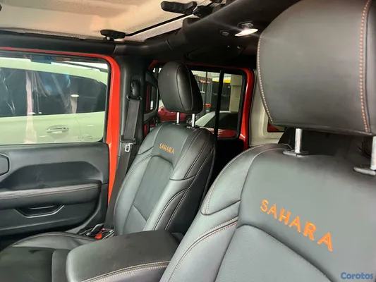 2018 Jeep Sahara — foto 2 / 10