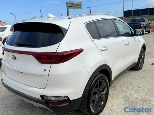 2020 Kia Sportage — foto 2 / 15