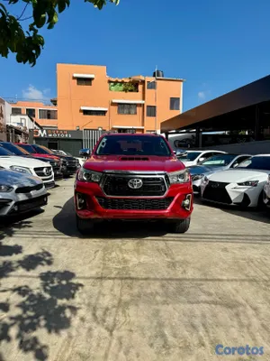 2017 Toyota Hilux — foto 2 / 12