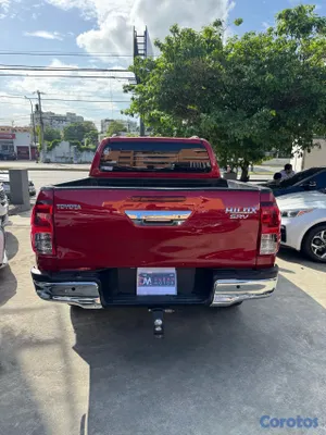 2017 Toyota Hilux — foto 7 / 12