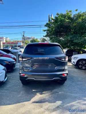 2024 Isuzu Mux — foto 6 / 11