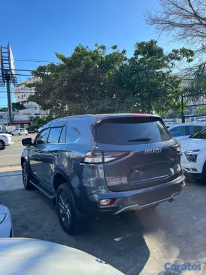 2024 Isuzu Mux — foto 8 / 11