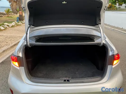 2020 Toyota Corolla — foto 10 / 16
