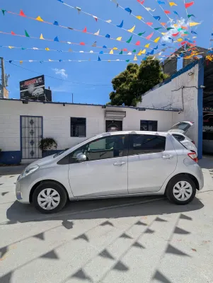 2018 Toyota Vitz — foto 3 / 10
