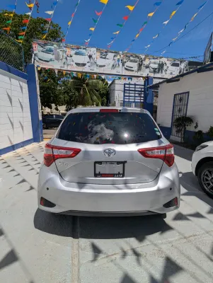 2018 Toyota Vitz — foto 5 / 10