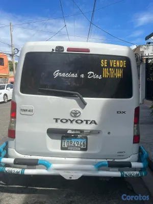 2013 Toyota Townace — foto 2 / 5