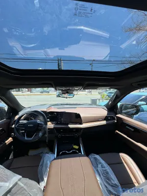 2026 Chevrolet Suburban — foto 4 / 14