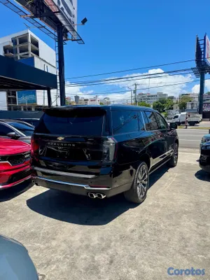 2026 Chevrolet Suburban — foto 6 / 14