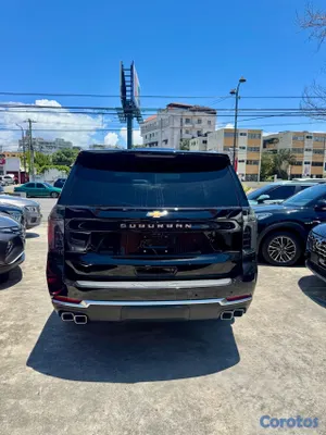 2026 Chevrolet Suburban — foto 8 / 14