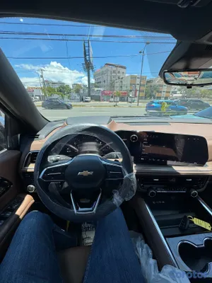 2026 Chevrolet Suburban — foto 10 / 14