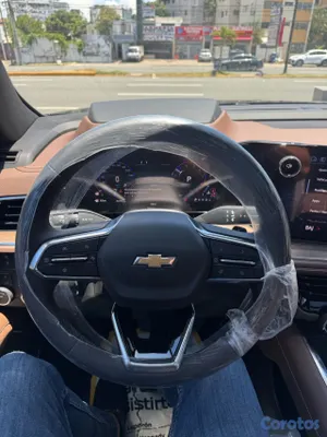 2026 Chevrolet Suburban — foto 11 / 14
