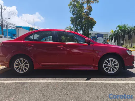 2013 Mitsubishi Lancer — foto 6 / 8