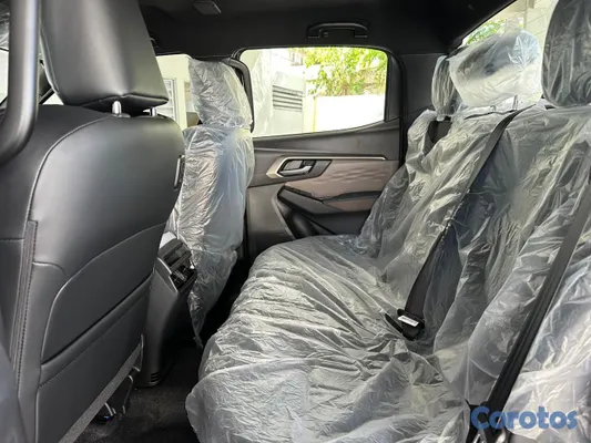 2023 Isuzu Dmax — foto 7 / 10