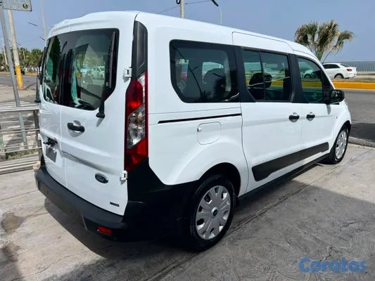 2022 Ford Transit — foto 5 / 10