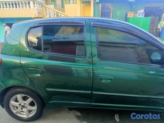 2002 Toyota Vitz
