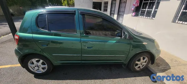 2002 Toyota Vitz — foto 6 / 6