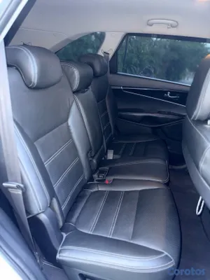 2020 Kia Sorento — foto 6 / 8