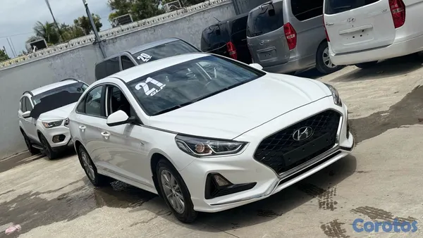 2021 Hyundai Sonata — foto 2 / 10