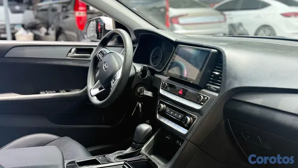 2021 Hyundai Sonata — foto 6 / 10