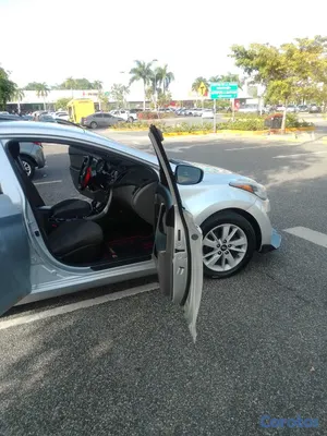 2016 Hyundai Elantra — foto 8 / 18