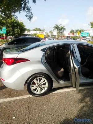 2016 Hyundai Elantra — foto 9 / 18