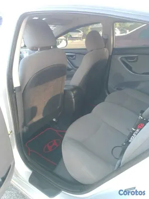 2016 Hyundai Elantra — foto 13 / 18