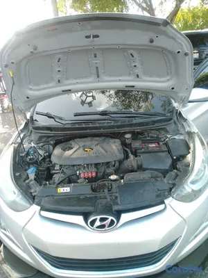 2016 Hyundai Elantra — foto 15 / 18