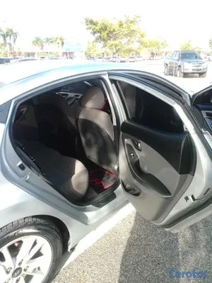 2016 Hyundai Elantra — foto 18 / 18