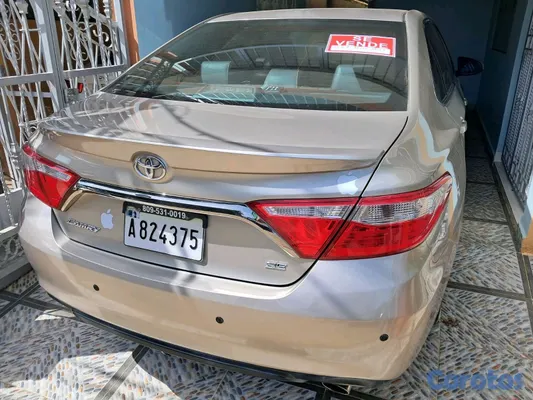 2015 Toyota Camry — foto 2 / 4