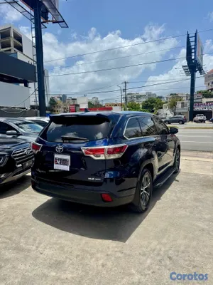 2016 Toyota Highlander — foto 7 / 13