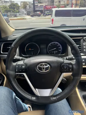 2016 Toyota Highlander — foto 11 / 13
