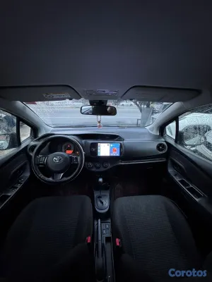 2018 Toyota Vitz — foto 4 / 14