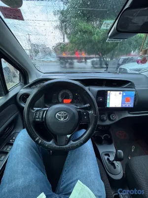 2018 Toyota Vitz — foto 10 / 14