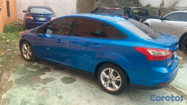 2014 Ford Focus — foto 4 / 4