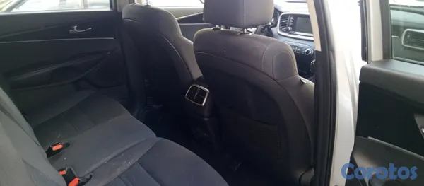 2020 Kia Sorento — foto 2 / 12