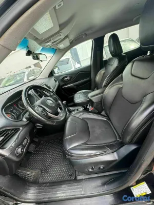 2019 Jeep Cherokee — foto 6 / 9