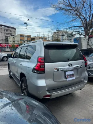 2018 Toyota Land Cruiser Prado — foto 8 / 10