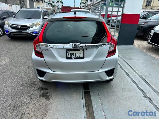 2015 Honda Fit — foto 3 / 9