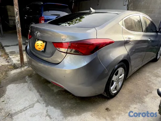 2015 Hyundai Avante — foto 6 / 9