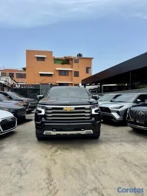 2024 Chevrolet Silverado — foto 2 / 13