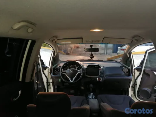 2011 Honda Fit — foto 6 / 10