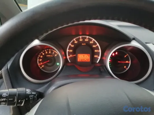 2011 Honda Fit — foto 7 / 10